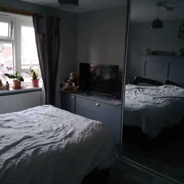 Flat For Rent in Adur, England