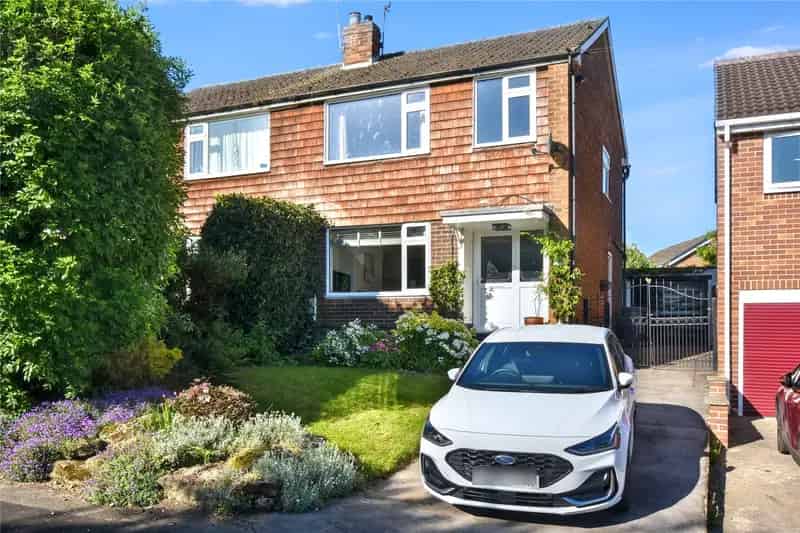 Three Bedroom Semi Detached House South Milford