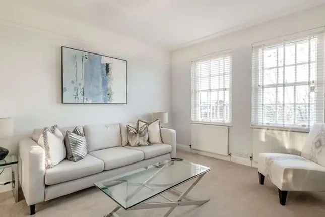 Flat to rent in Fulham Road, London SW3