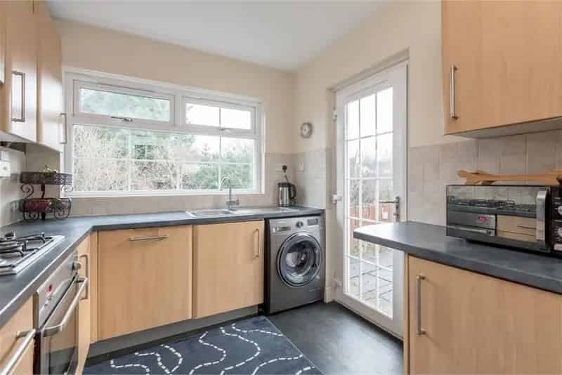 3 Bed Detached Bungalow - Versatile Accommodation
