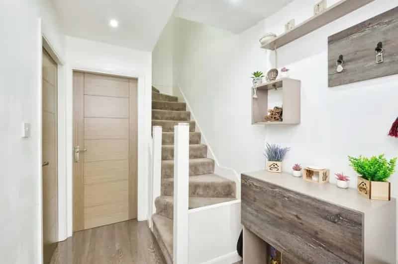 Five Bedroom Semi Detached Family Home with Ground Floor Ensuite