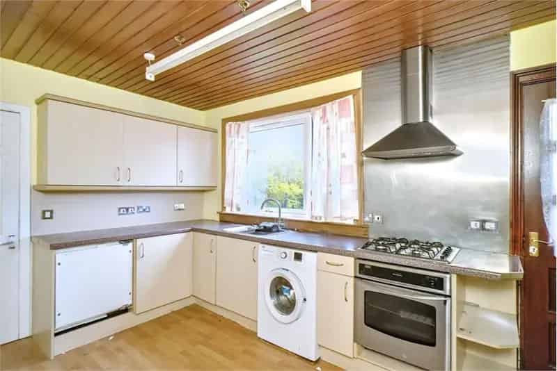 3 Bed Semi-Detached House in Penicuik