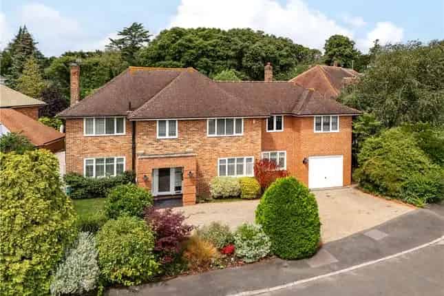 5 Bedroom Detached House for Sale Coombe Bank Kingston Upon Thames