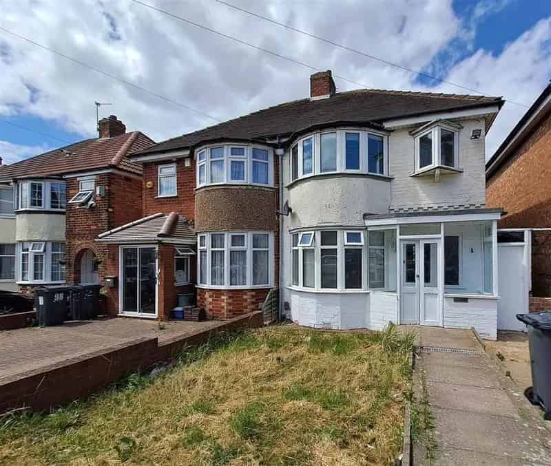 3 Bedroom Semi-Detached House For Sale