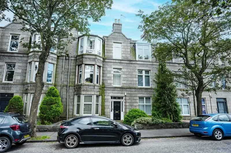 2 Bedroom Apartment for Sale in Aberdeen