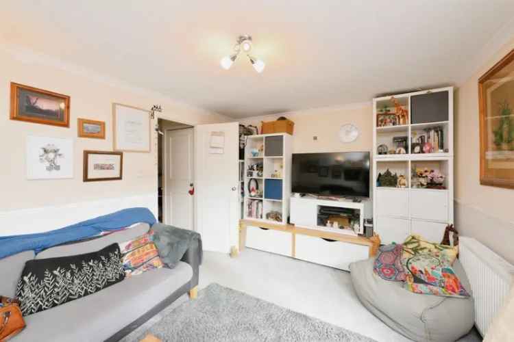 Four Bedroom Family Home Near Schools and Amenities