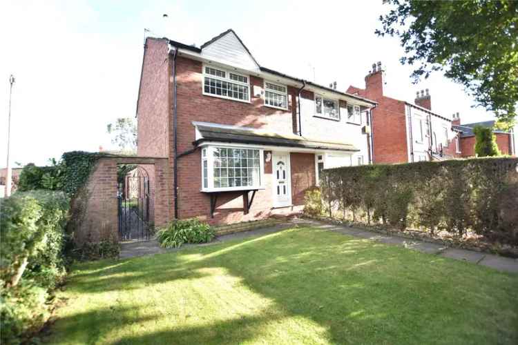 House For Sale in Leeds, England