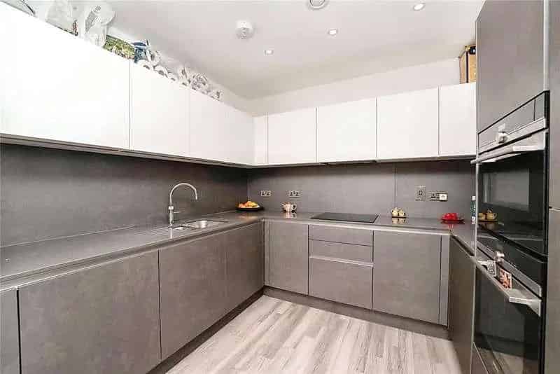 3 Bed Flat for Sale in South Acton