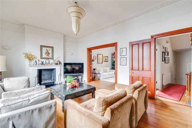 3 Bedroom Maisonette near Parsons Green London