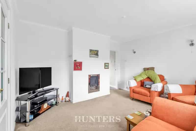 2 bedroom Bungalow
Sold STC