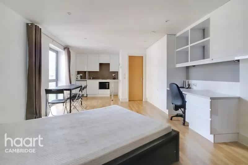 Studio for Sale - No Sale No Fee