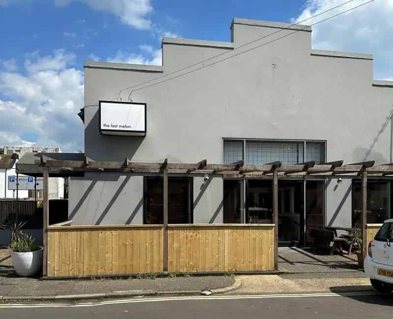 Bar and Restaurant with Large Seating Areas and Fully Fitted Kitchen