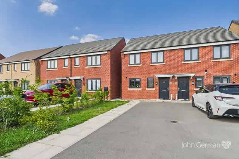 3 Bedroom Semi-Detached House For Sale