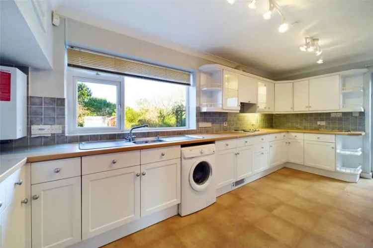 3 Bedroom Detached House Near Beach For Sale