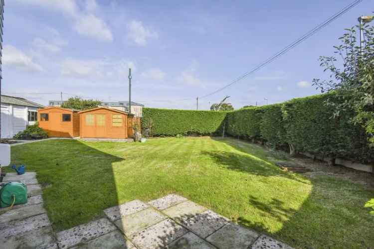 4 Bed Detached House Near Town Centre and Beach