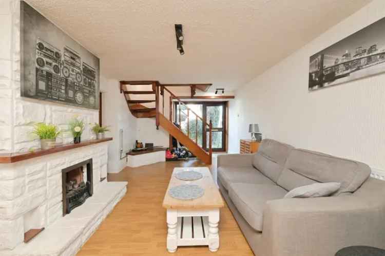 Three Bedroom Semi Detached Home with Jacuzzi and Solar Panels