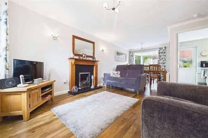 3 bed house for sale