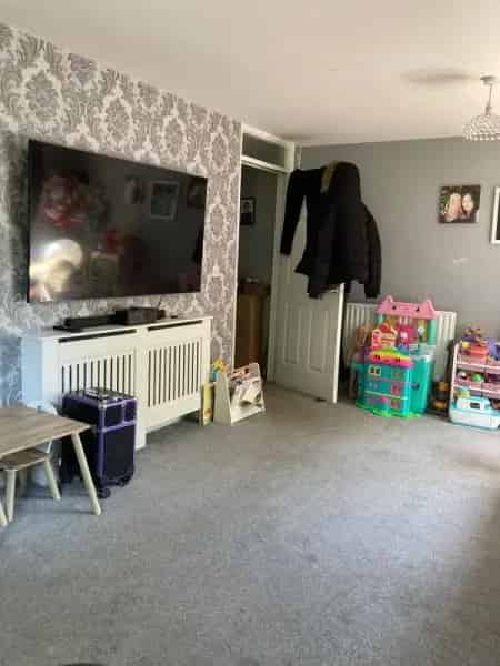 Family Flat Near London Station Recently Decorated