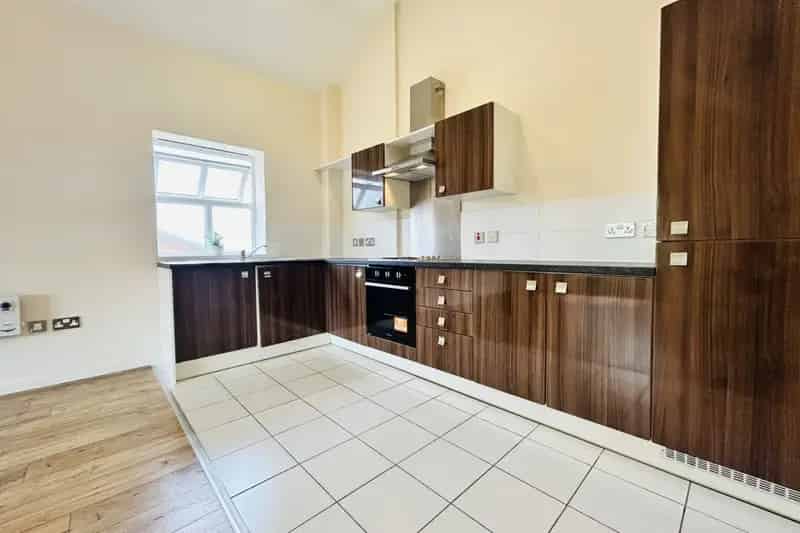 2 Bed Apartment Near Derby City Centre - Allocated Parking