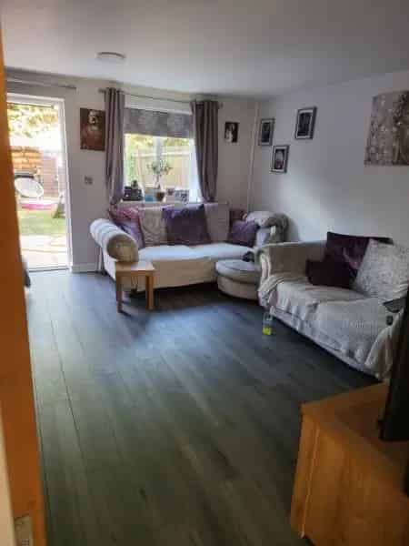 2 Bed Mid Terrace House with New Bathroom and Private Garden