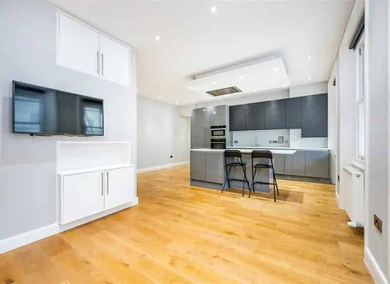 2-Bedroom Flat South Kensington Manson Place Period Conversion