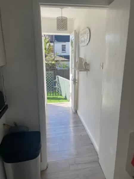 Large 1 Bed Maisonette High Ceilings Balcony Garden RTB