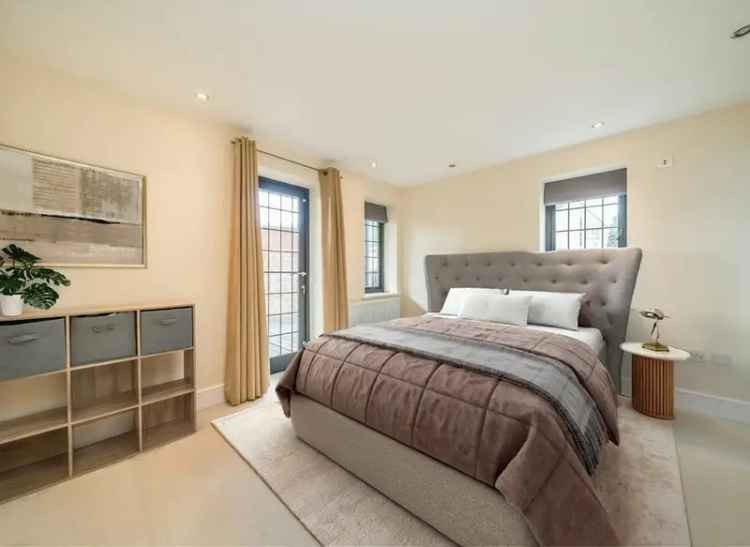 Luxury 2-Double Bedroom Apartment Near Epsom Downs Station
