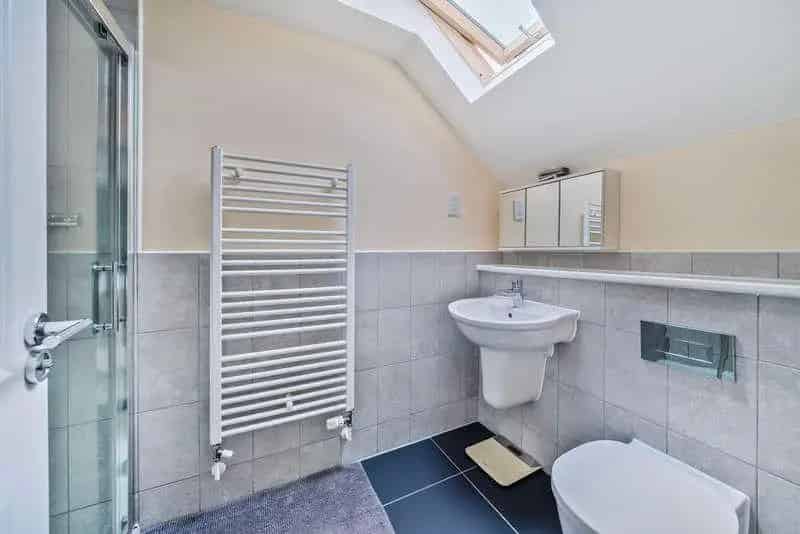 5 Bed Detached House For Sale