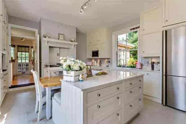 Victorian Rectory with Tennis Court and Swimming Pool