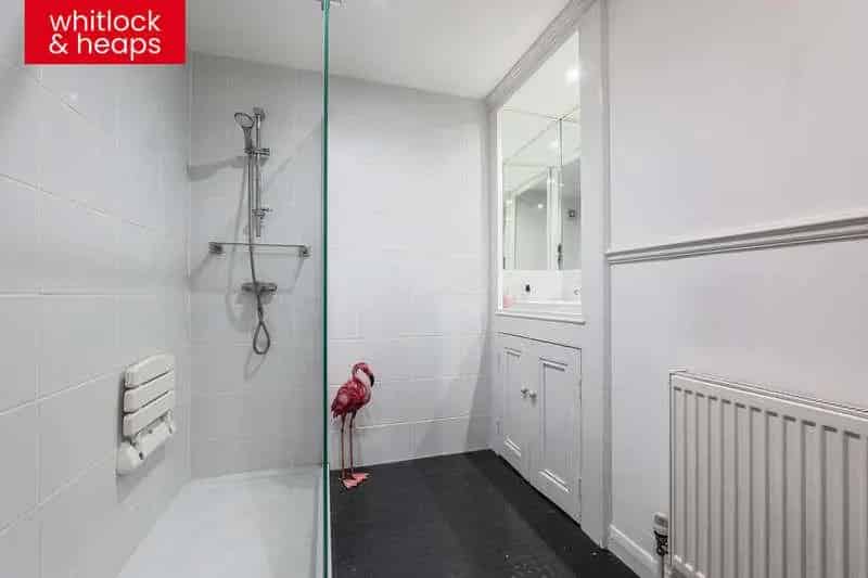 2 Bed Flat for Sale Near South Downs