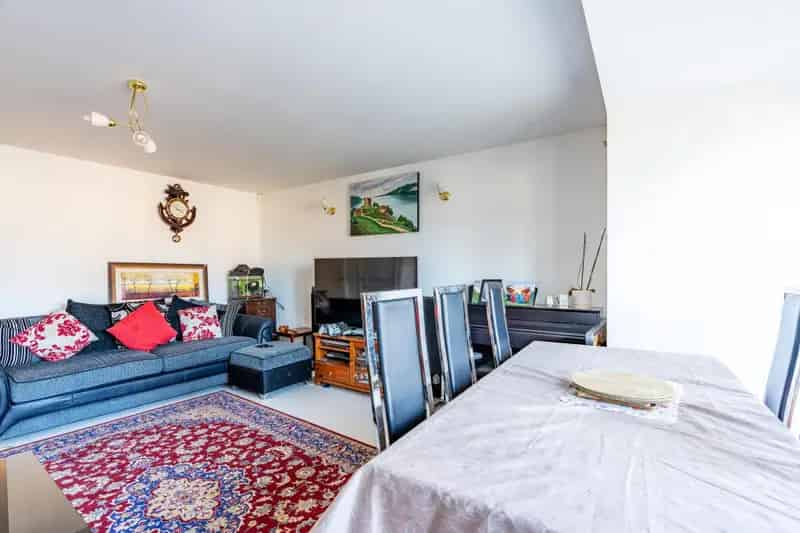 4 Bedroom Semi Detached House For Sale Lyde Green BS16