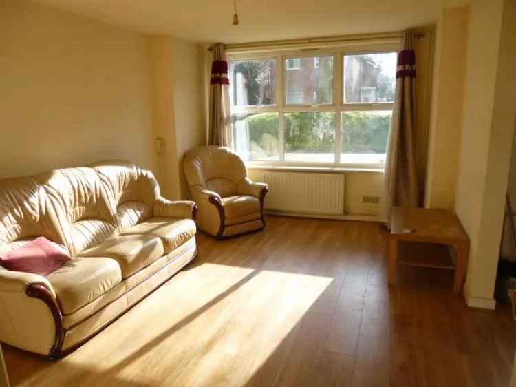 2 Bed Flat to Rent Parsonage Road