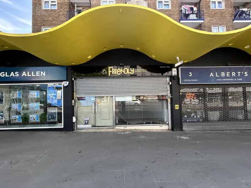 Commercial property For Rent , 2, Edinburgh Street, Swindon, England