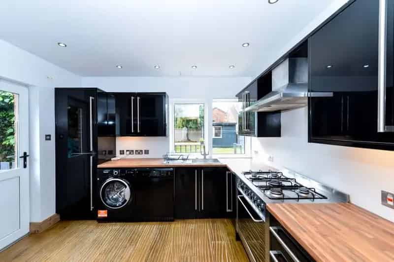 3 Bedroom Semi Detached House for Rent Belfast BT4