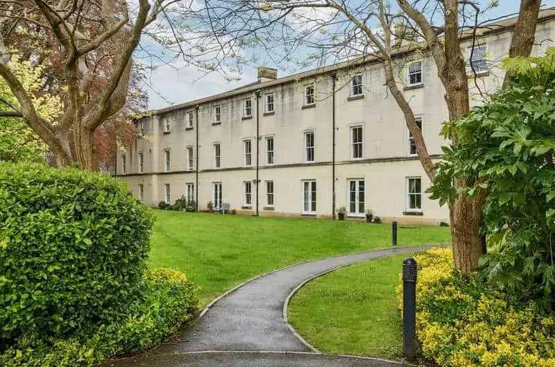 2 Bed Flat for Sale in Cirencester