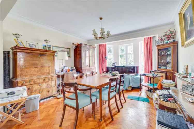 House For Sale in London, England