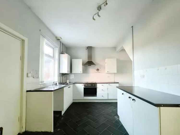 3 Bedroom House For Sale Near Leigh Town Centre