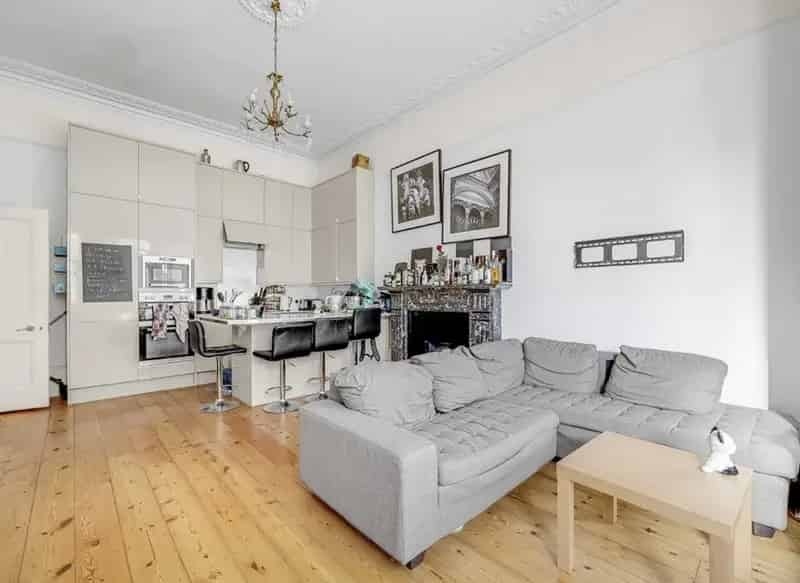 Two Double Bedroom Flat High Ceilings Modern Kitchen