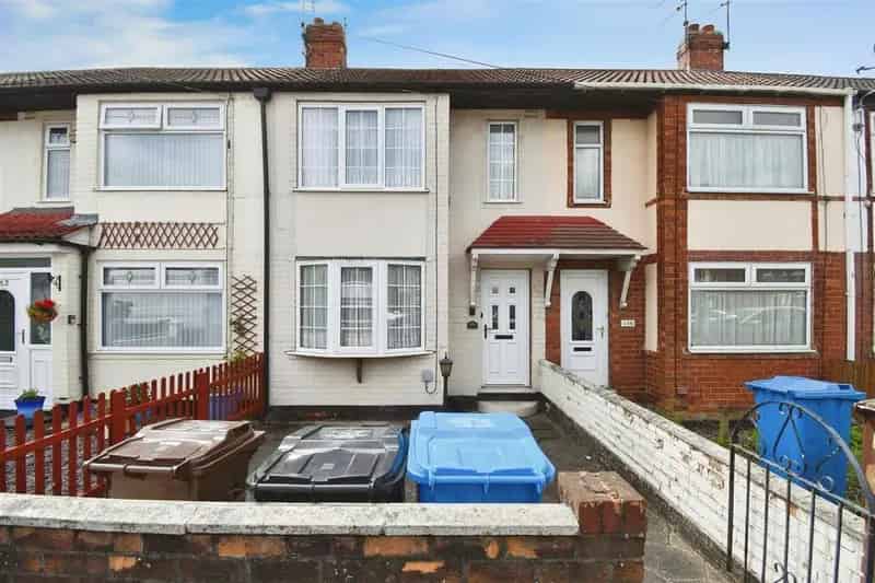 2 Bedroom Terraced House for Sale Detached Garage