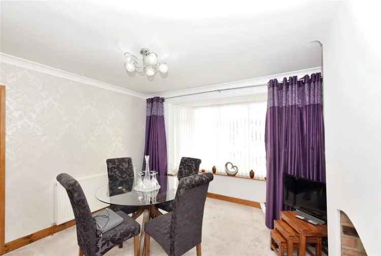 House For Sale in Leeds, England