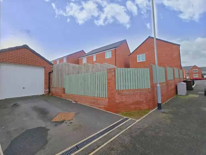 3 bed house for sale