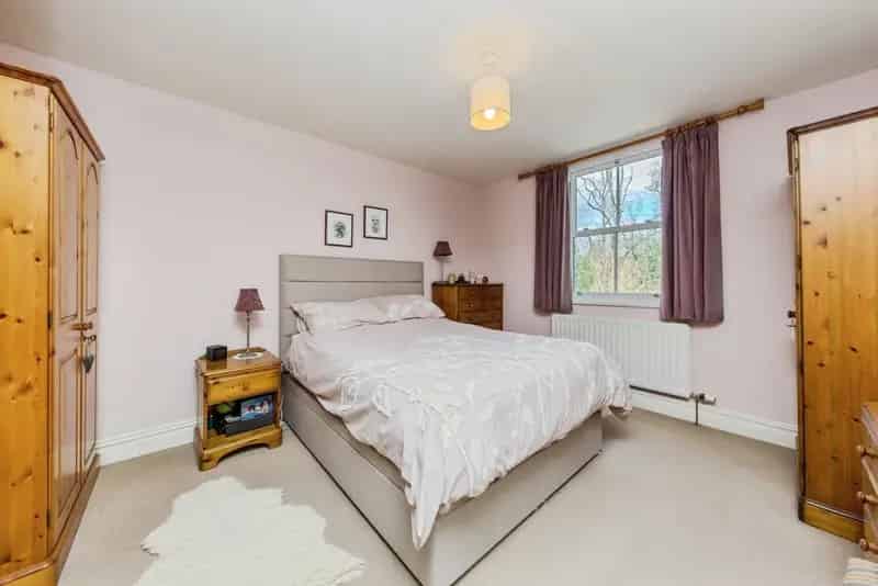 Victorian Mid Terrace House 5 Beds 2 Baths Macclesfield