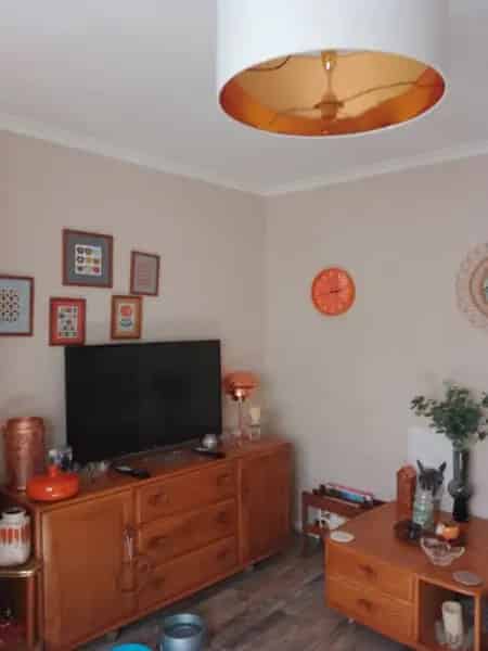 3 Bed Semi-Detached House Near Town Centre