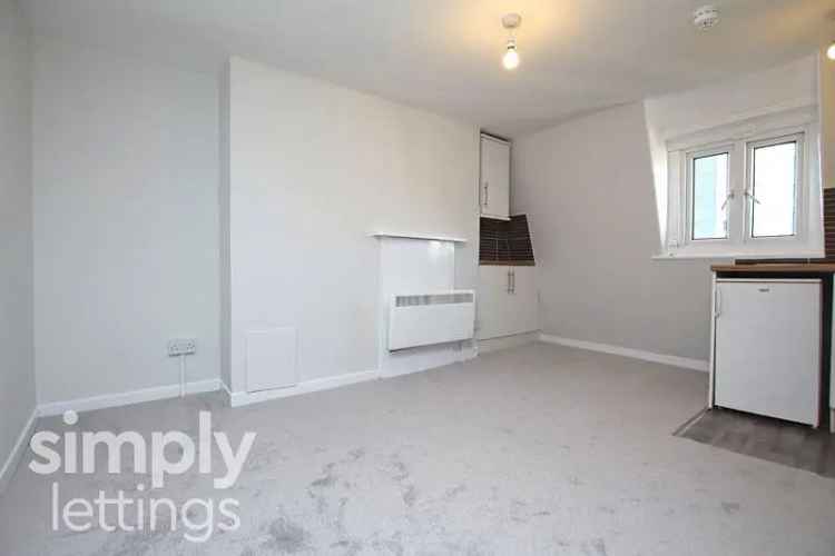 Studio to Rent in Kemp Town Brighton - Newly Decorated