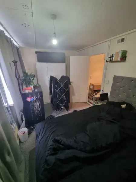 1 Bed Flat Near Shops and Transport