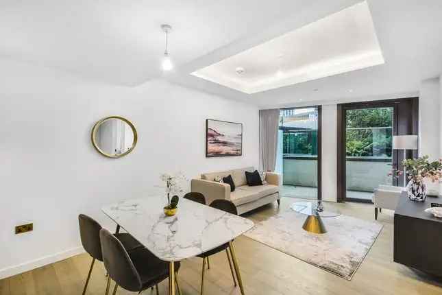 Flat to rent in Carnation Way, London SW8