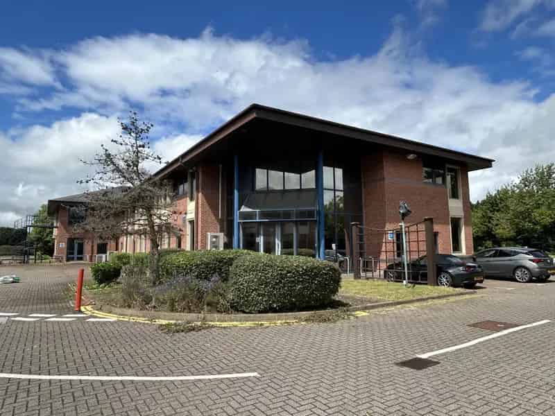Oxford Office Space 17319 sq ft - 74 Parking Spaces