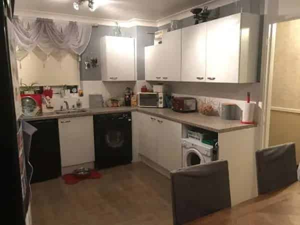 3-4 Bed House Near Beckton  Family Home Pet Friendly Garden
