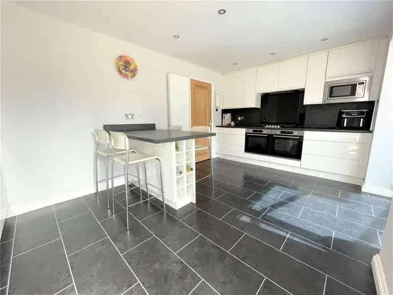 4 Bed Detached House For Sale