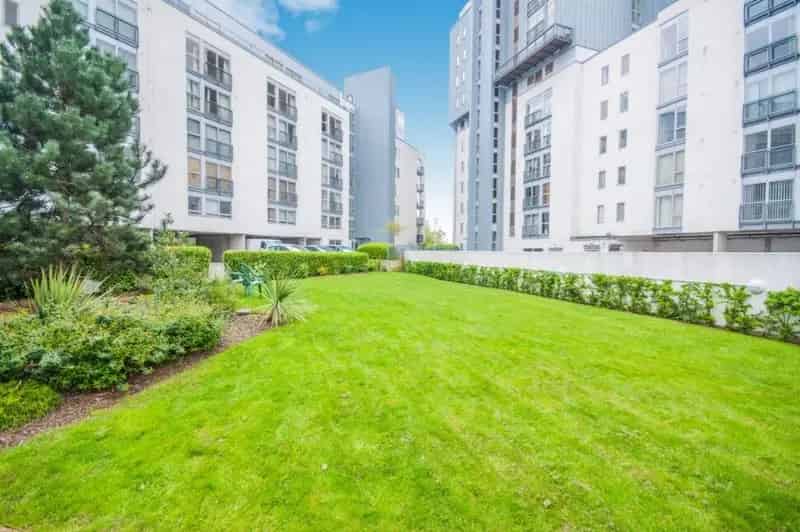 2 Bedroom Furnished Apartment Manchester Castlefield Secure Parking Available August 2025